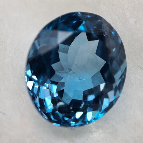 Yteim gemmes : Topaze 7,12 carats