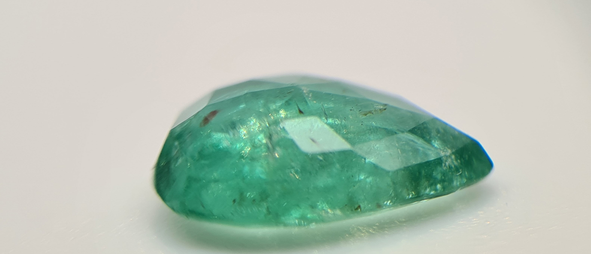 Yteim Gemmes : Emeraude 0,81 ct