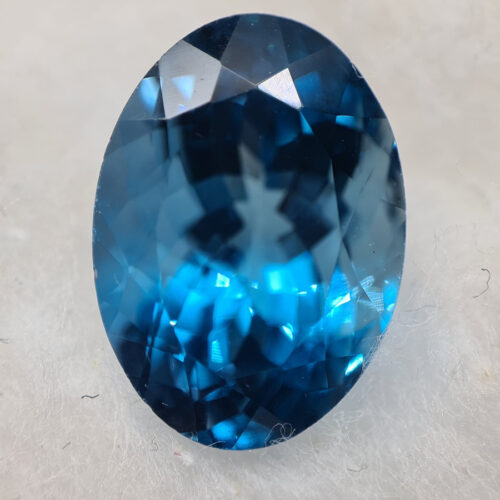 Yteim Gemmes : Topaze 10,89 carats