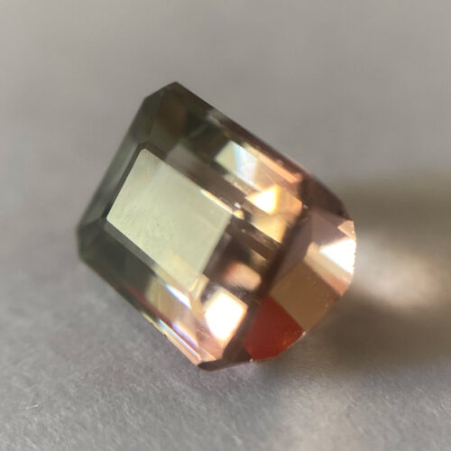 Yteim Gemmes : Tourmaline 2,50 carats Bicolore seafoam