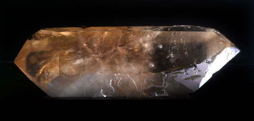 yteim gemmes - Citrine bresil - @Didier Descouens, CC BY-SA 4.0 , via Wikimedia Commons